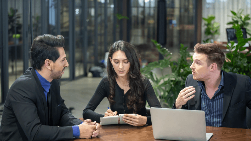 How Organizations Can Educate Employees on AI Use and  AI Governance